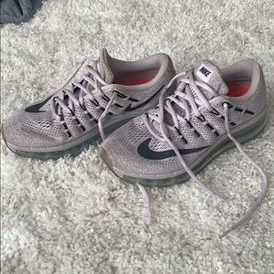 Purple running shoes - Nike